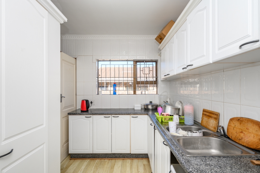 15 Bedroom Property for Sale in Summerstrand Eastern Cape